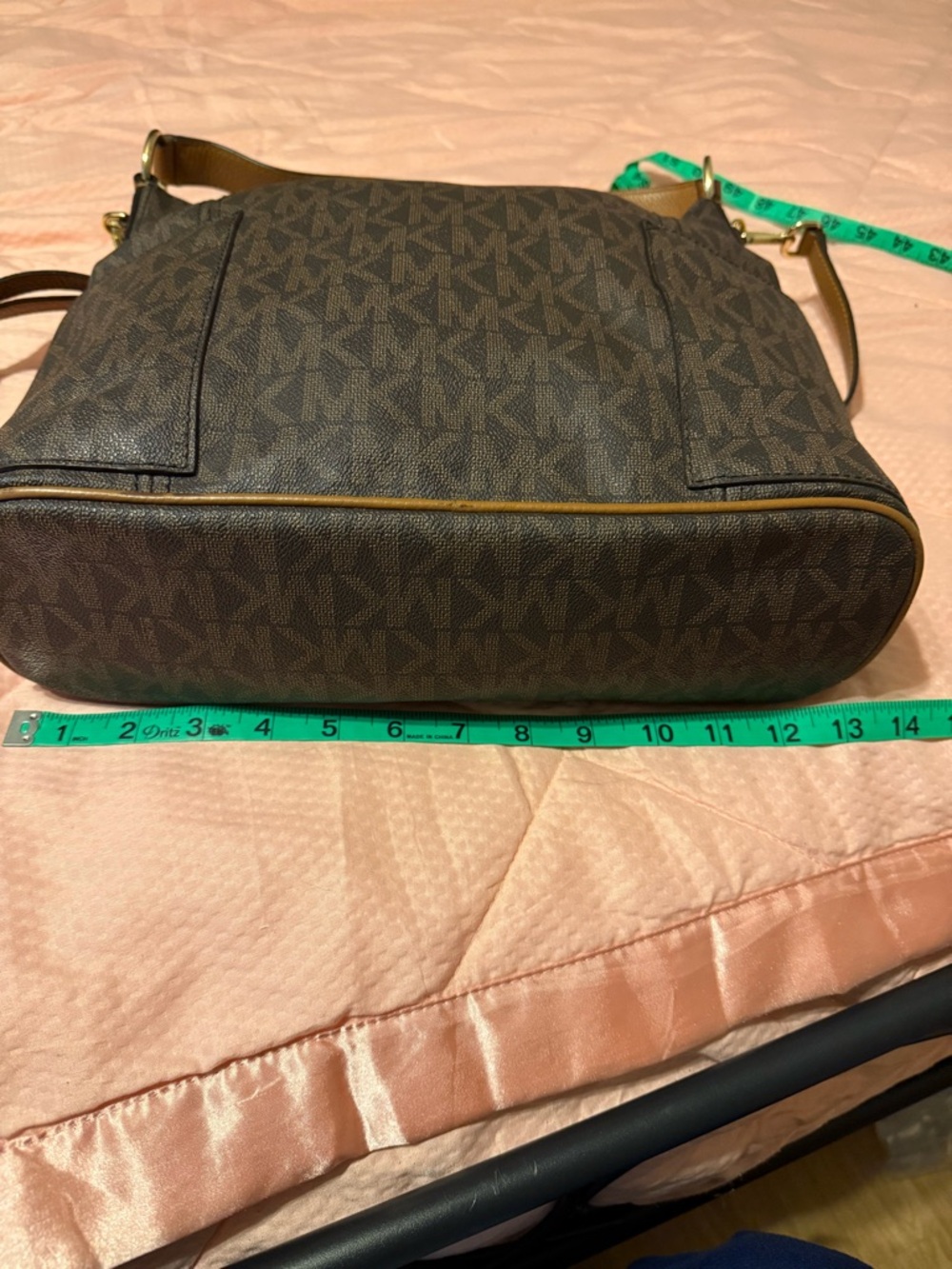 Michael Kors Anita Convertible Shoulder Bag. - Picture 5 of 15